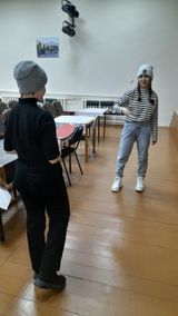 Девочки тренируются