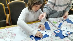 Лиза и Аня выполняют более трудное задание.