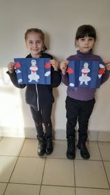Вика и Лиза с выполненными работами